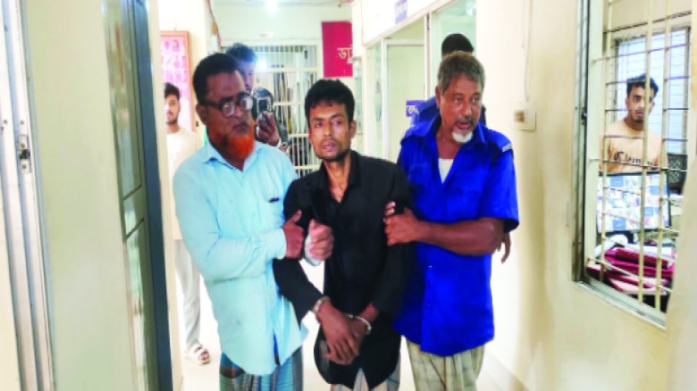 পটিয়ায় গরু চুরি করে জবাইয়ের পর টেক্সিতে করে নিয়ে যাচ্ছিল মাং